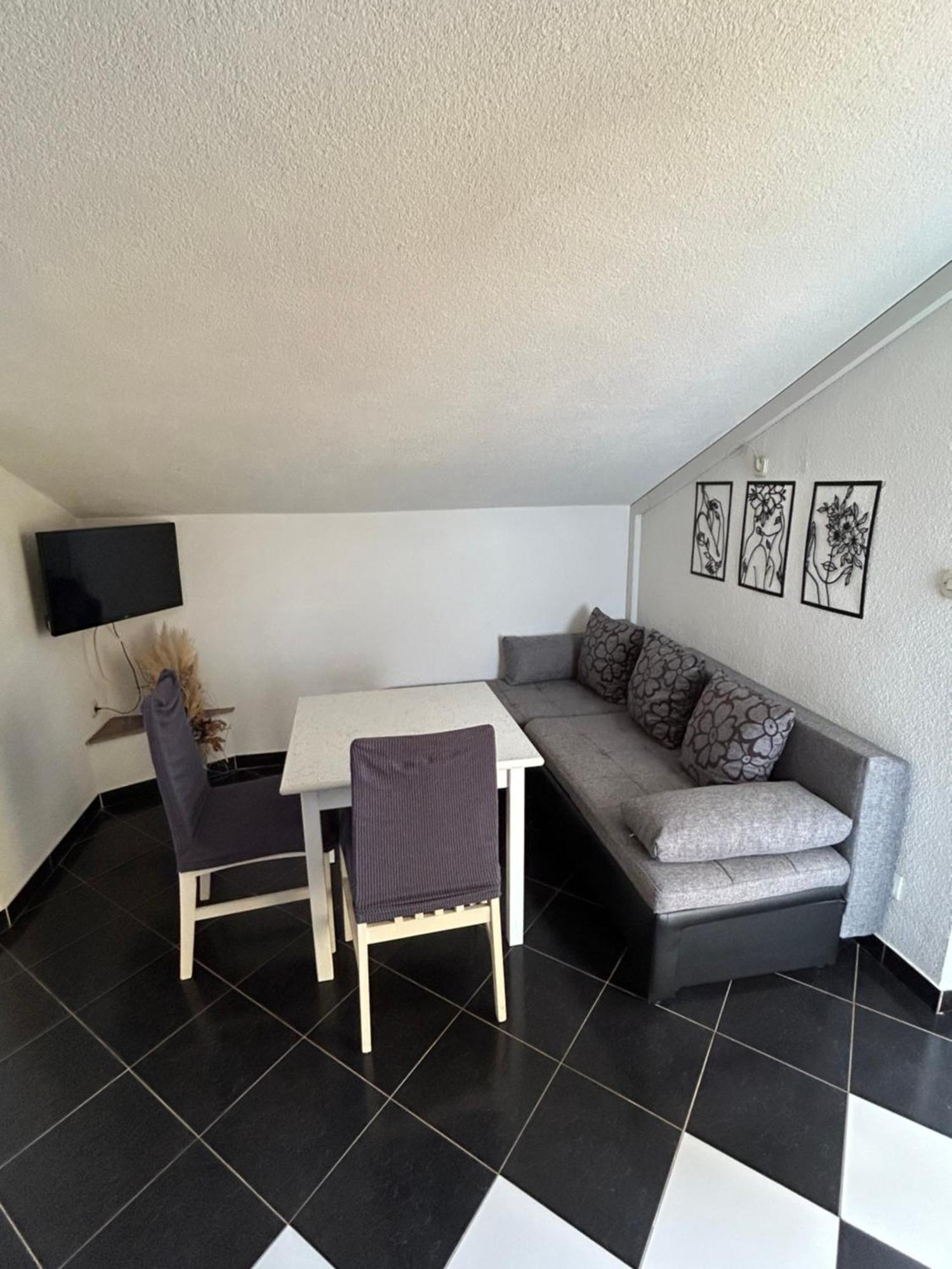 Marina Apartment *